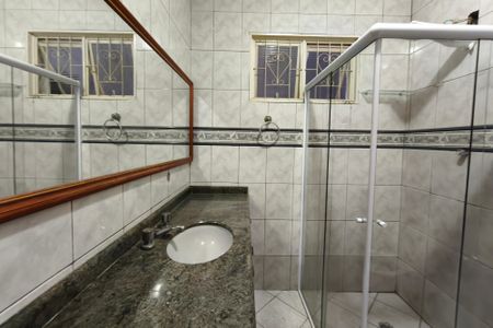 Casa à venda com 580m², 7 quartos e 3 vagas Casa à venda com 580m², 7 quartos e 3 vagasBanheiro Social