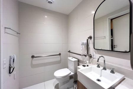 Studio para alugar com 28m², 1 quarto e sem vaga Studio para alugar com 28m², 1 quarto e sem vagaBanheiro