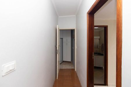 Casa à venda com 189m², 3 quartos e 2 vagas Casa à venda com 189m², 3 quartos e 2 vagasCorredor interno
