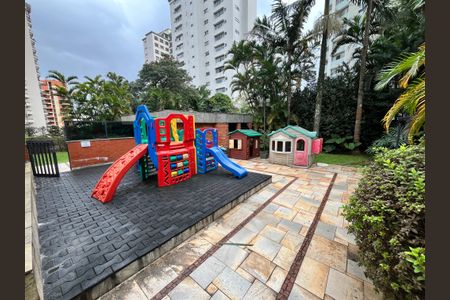 Apartamento à venda com 387m², 5 quartos e 4 vagasÁrea comum - Playground