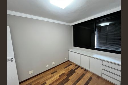 Apartamento à venda com 387m², 5 quartos e 4 vagasQuarto 2
