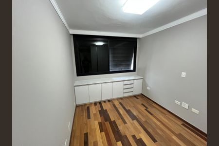 Apartamento à venda com 387m², 5 quartos e 4 vagasQuarto 2
