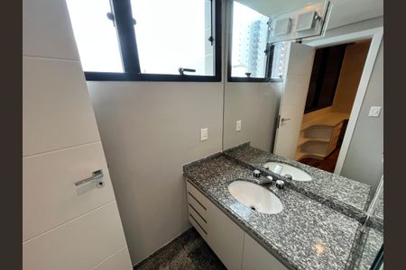 Apartamento à venda com 387m², 5 quartos e 4 vagasBanheiro da Suíte 