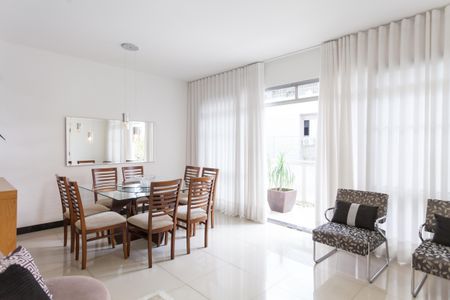 Apartamento à venda com 142m², 3 quartos e 2 vagasSala