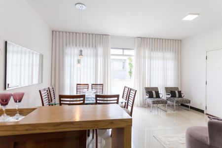 Apartamento à venda com 142m², 3 quartos e 2 vagasSala