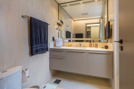 Apartamento à venda com 130m², 3 quartos e 3 vagas Apartamento à venda com 130m², 3 quartos e 3 vagasBanheiro da Suíte 2
