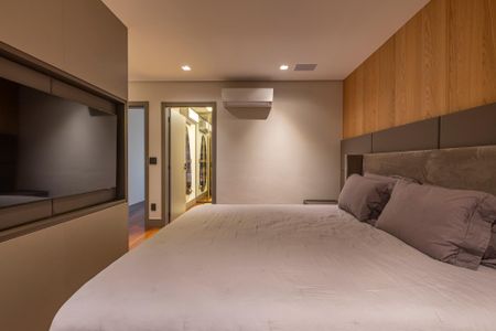 Apartamento à venda com 130m², 3 quartos e 3 vagas Apartamento à venda com 130m², 3 quartos e 3 vagasSuíte 1