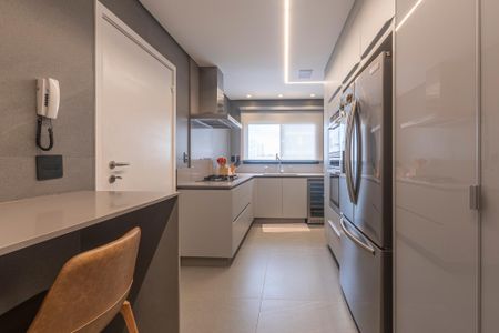 Apartamento à venda com 130m², 3 quartos e 3 vagas Apartamento à venda com 130m², 3 quartos e 3 vagasCozinha