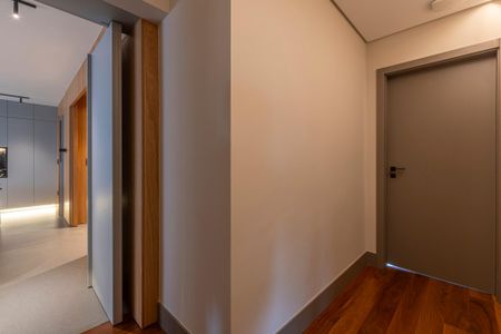 Apartamento à venda com 130m², 3 quartos e 3 vagas Apartamento à venda com 130m², 3 quartos e 3 vagasCorredor