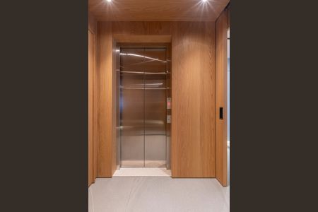 Apartamento à venda com 130m², 3 quartos e 3 vagas Apartamento à venda com 130m², 3 quartos e 3 vagasHall