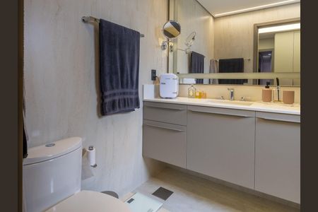 Apartamento à venda com 130m², 3 quartos e 3 vagas Apartamento à venda com 130m², 3 quartos e 3 vagasBanheiro da Suíte 2