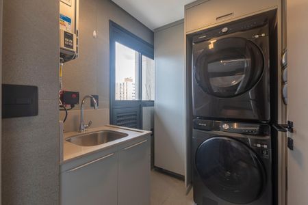 Apartamento à venda com 130m², 3 quartos e 3 vagas Apartamento à venda com 130m², 3 quartos e 3 vagasÁrea de Serviço