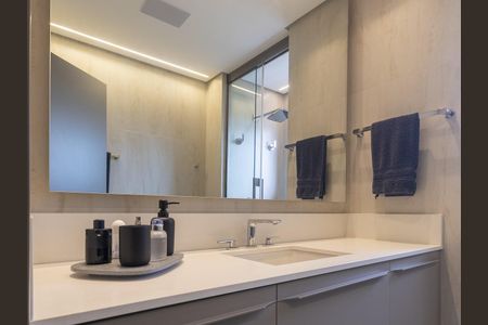 Apartamento à venda com 130m², 3 quartos e 3 vagas Apartamento à venda com 130m², 3 quartos e 3 vagasBanheiro da Suíte 1