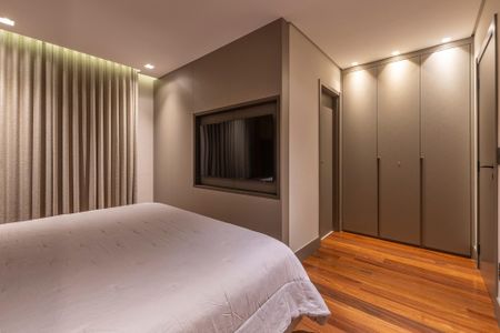 Apartamento à venda com 130m², 3 quartos e 3 vagas Apartamento à venda com 130m², 3 quartos e 3 vagasSuíte 1