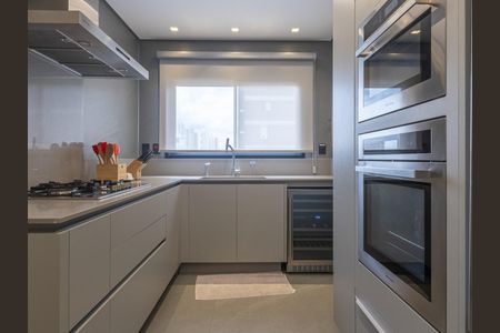 Apartamento à venda com 130m², 3 quartos e 3 vagas Apartamento à venda com 130m², 3 quartos e 3 vagasCozinha