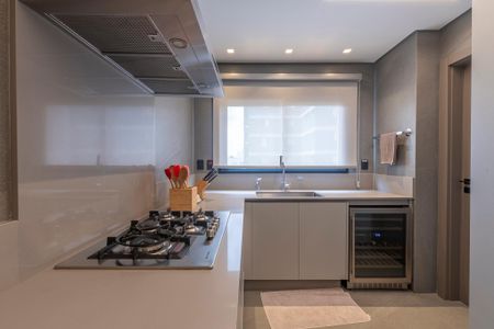 Apartamento à venda com 130m², 3 quartos e 3 vagas Apartamento à venda com 130m², 3 quartos e 3 vagasCozinha