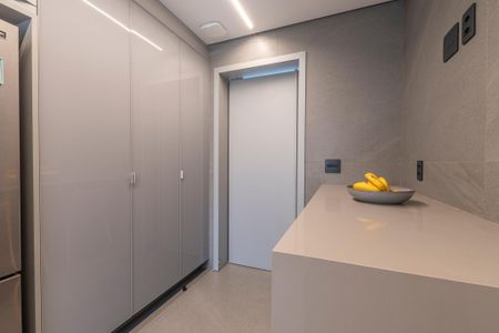 Apartamento à venda com 130m², 3 quartos e 3 vagas Apartamento à venda com 130m², 3 quartos e 3 vagasCozinha