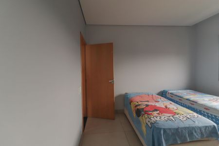 Casa de condomínio à venda com 260m², 3 quartos e 8 vagas Casa de condomínio à venda com 260m², 3 quartos e 8 vagasQuarto