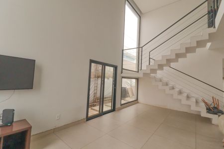 Casa de condomínio à venda com 260m², 3 quartos e 8 vagas Casa de condomínio à venda com 260m², 3 quartos e 8 vagasSala