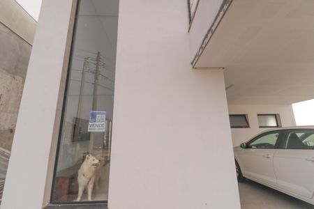 Casa de condomínio à venda com 260m², 3 quartos e 8 vagas Casa de condomínio à venda com 260m², 3 quartos e 8 vagasFachada