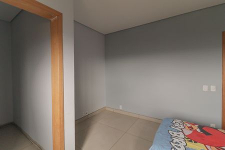 Casa de condomínio à venda com 260m², 3 quartos e 8 vagas Casa de condomínio à venda com 260m², 3 quartos e 8 vagasQuarto