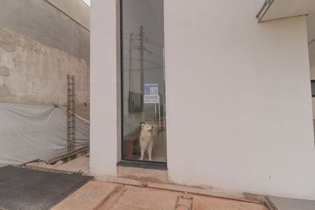 Casa de condomínio à venda com 260m², 3 quartos e 8 vagas Casa de condomínio à venda com 260m², 3 quartos e 8 vagasFachada