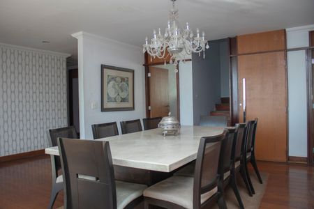 Apartamento à venda com 372m², 5 quartos e 2 vagasSala1