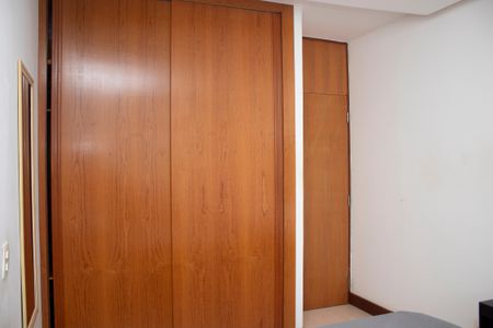 Apartamento à venda com 372m², 5 quartos e 2 vagasQuarto 2