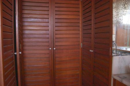 Apartamento à venda com 372m², 5 quartos e 2 vagasBanheiro da Suíte 1