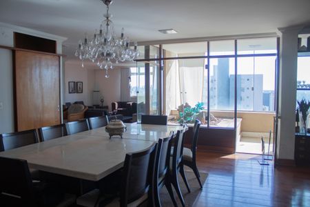 Apartamento à venda com 372m², 5 quartos e 2 vagasSala1