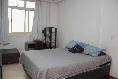 Apartamento à venda com 372m², 5 quartos e 2 vagasQuarto 2