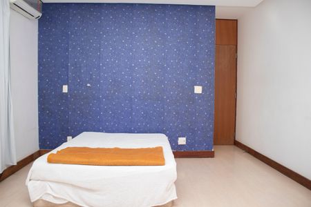 Apartamento à venda com 372m², 5 quartos e 2 vagasSuíte 1