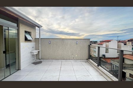 Apartamento à venda com 109m², 2 quartos e 1 vaga Apartamento à venda com 109m², 2 quartos e 1 vagaCobertura