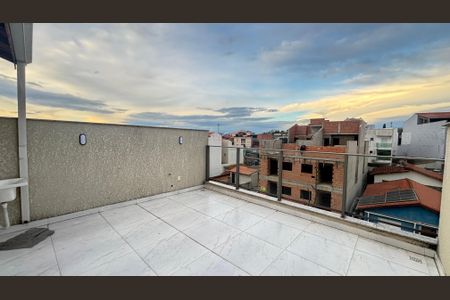 Apartamento à venda com 109m², 2 quartos e 1 vaga Apartamento à venda com 109m², 2 quartos e 1 vagaCobertura