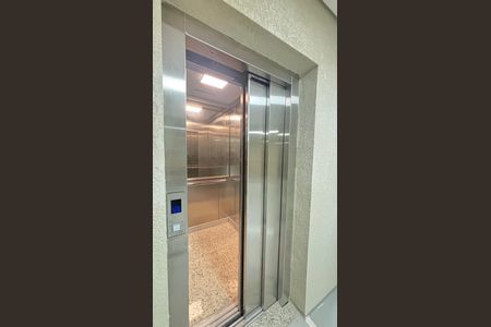 Apartamento à venda com 109m², 2 quartos e 1 vagaElevador