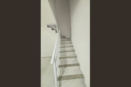 Apartamento à venda com 109m², 2 quartos e 1 vagaEscada