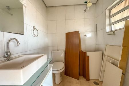 Casa para alugar com 120m², 3 quartos e 2 vagas Casa para alugar com 120m², 3 quartos e 2 vagasBanheiro de Serviço