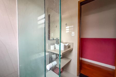 Casa para alugar com 120m², 3 quartos e 2 vagas Casa para alugar com 120m², 3 quartos e 2 vagasBanheiro