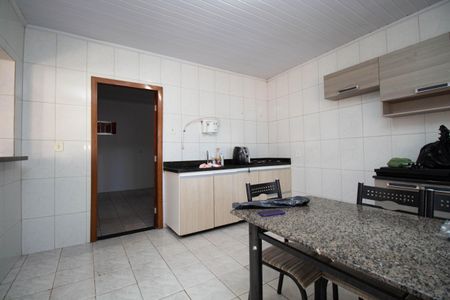 Casa de condomínio para alugar com 210m², 3 quartos e sem vagaCozinha