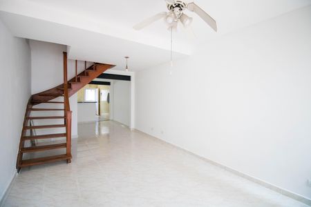 Casa para alugar com 90m², 2 quartos e 2 vagas Casa para alugar com 90m², 2 quartos e 2 vagasSala