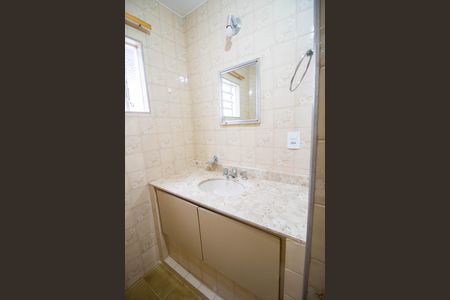 Casa para alugar com 90m², 2 quartos e 2 vagas Casa para alugar com 90m², 2 quartos e 2 vagasBanheiro Social