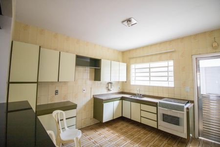 Casa para alugar com 90m², 2 quartos e 2 vagas Casa para alugar com 90m², 2 quartos e 2 vagasCozinha