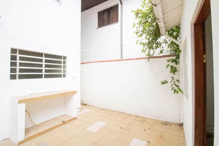 Casa para alugar com 90m², 2 quartos e 2 vagas Casa para alugar com 90m², 2 quartos e 2 vagasQuintal