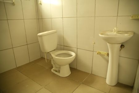 Casa à venda com 100m², 7 quartos e 1 vagaCasa 3 - Banheiro