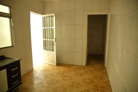 Casa à venda com 100m², 7 quartos e 1 vagaCasa 3 - Cozinha