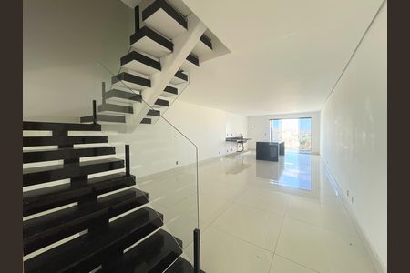 Casa à venda com 3 quartos, 190m² em Manacás, Belo Horizonte