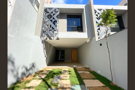 Casa à venda com 3 quartos, 190m² em Manacás, Belo Horizonte
