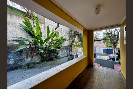 Casa à venda com 114m², 2 quartos e sem vaga Casa à venda com 114m², 2 quartos e sem vagaVaranda