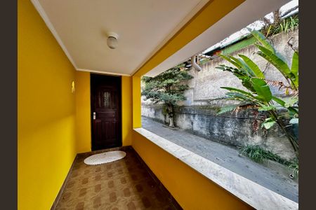 Casa à venda com 114m², 2 quartos e sem vaga Casa à venda com 114m², 2 quartos e sem vagaVaranda