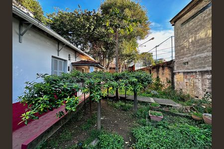 Casa à venda com 114m², 2 quartos e sem vaga Casa à venda com 114m², 2 quartos e sem vagaQuintal
